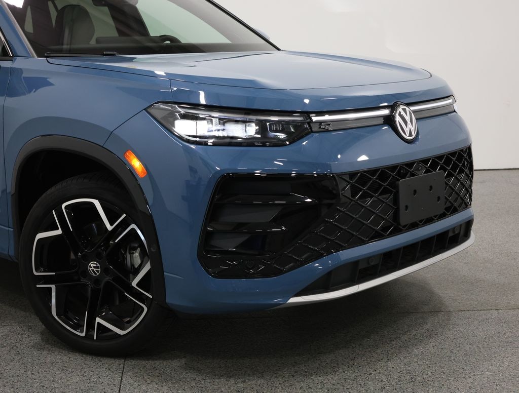 Used 2025 Volkswagen Tiguan 2.0T SEL R-Line SUV