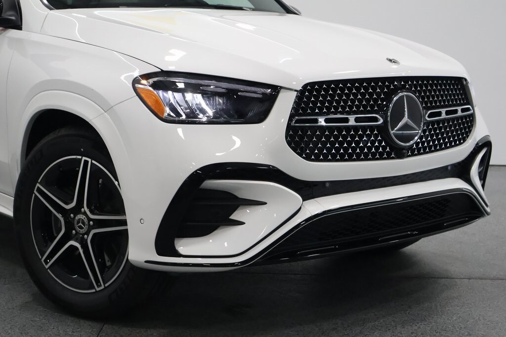 2025 Mercedes Benz GLE 450 photo 3