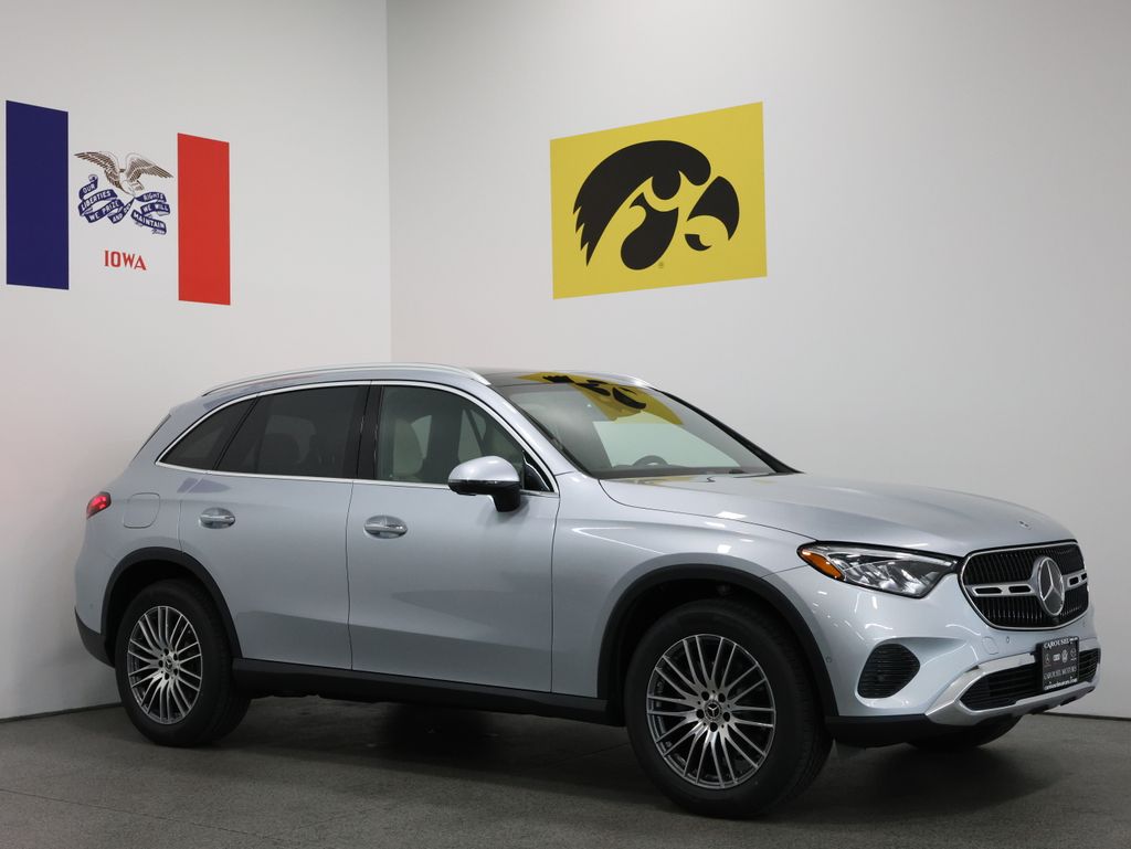 2026 Mercedes-Benz GLC GLC 300 4MATIC's photo