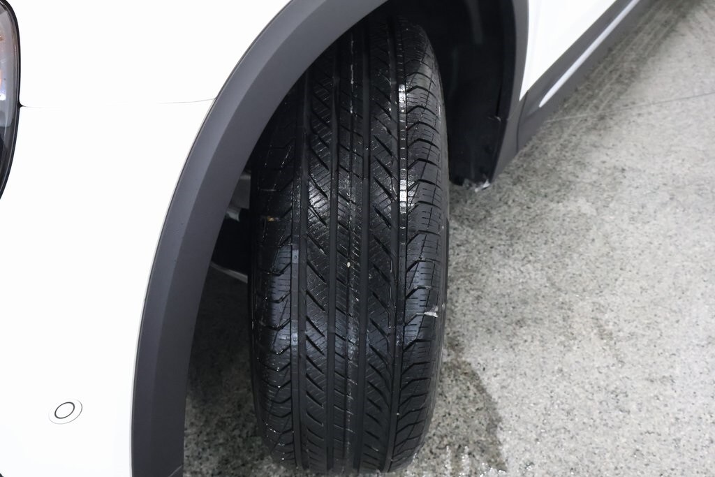 2025 Mercedes Benz GLB 250 4MATIC photo 4