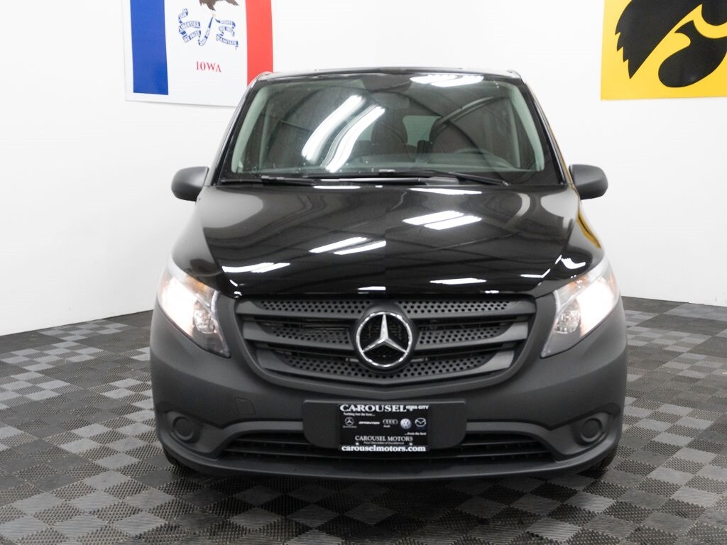 2019 Mercedes Benz Metris Passenger photo 4