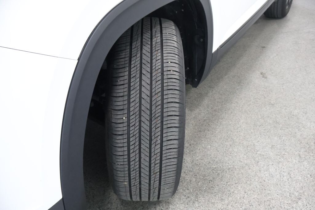 Used 2024 Volkswagen Atlas 2.0T SE w/Technology SUV