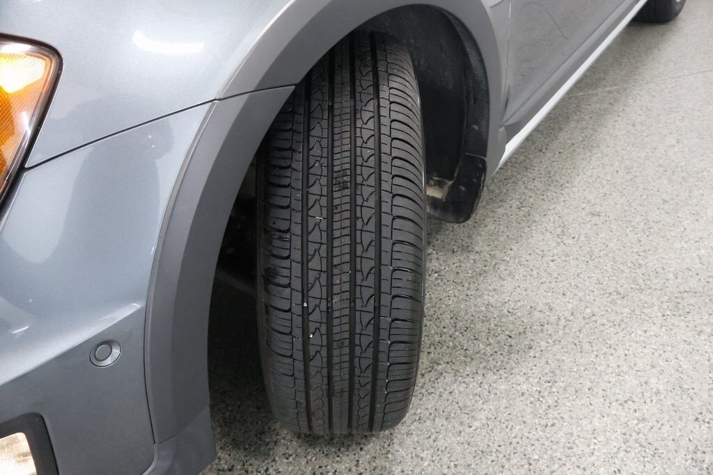 Used 2017 Volkswagen Golf Alltrack TSI SE Wagon