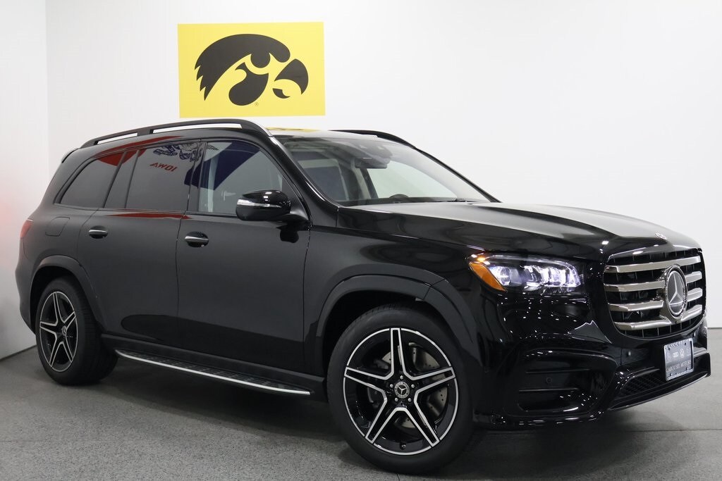 2026 Mercedes Benz GLS 450 4MATIC photo 2