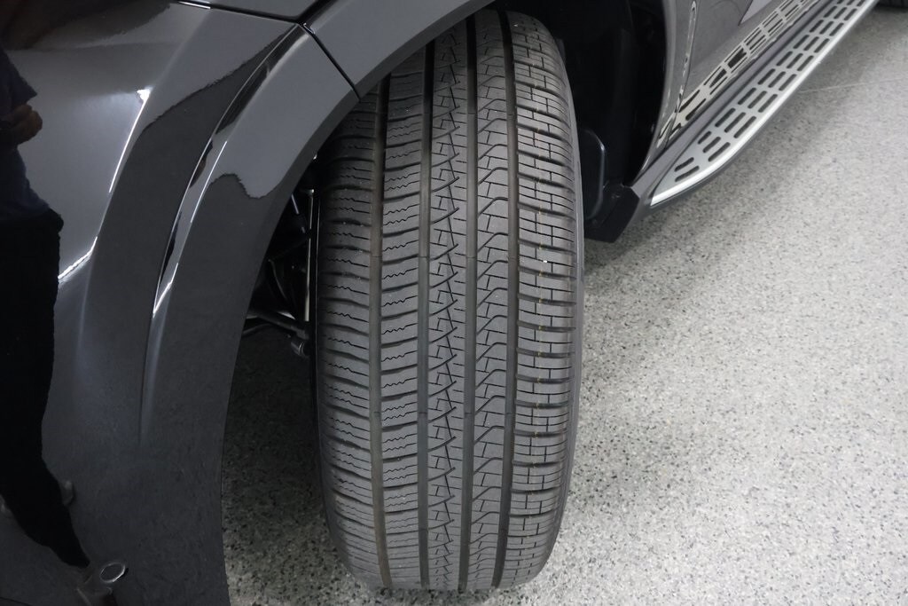 2026 Mercedes Benz GLS 450 4MATIC photo 4