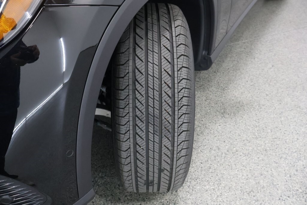 2026 Mercedes Benz GLC 300 4MATIC photo 2