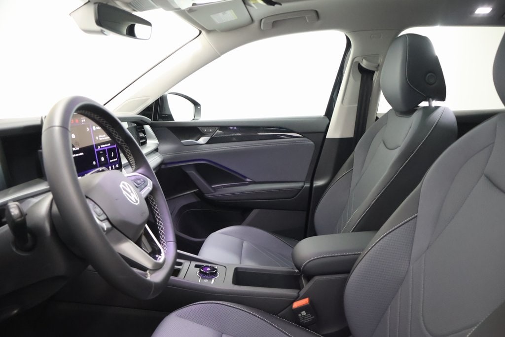 2026 Volkswagen Tiguan SE - Photo 13