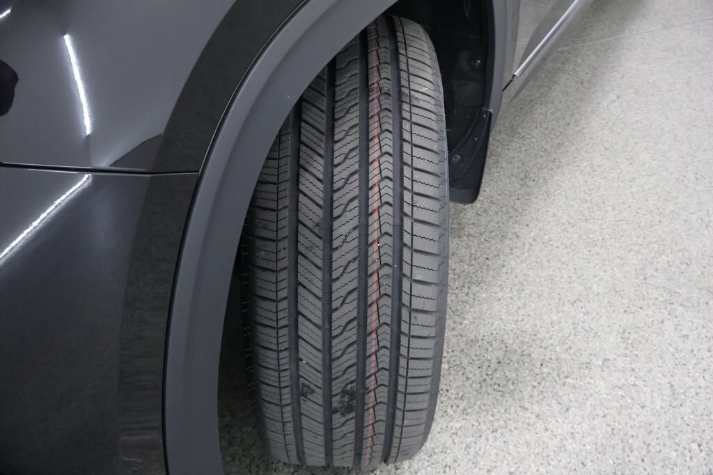 2026 Volkswagen Atlas Cross Sport SEL Premium R-Line photo 2