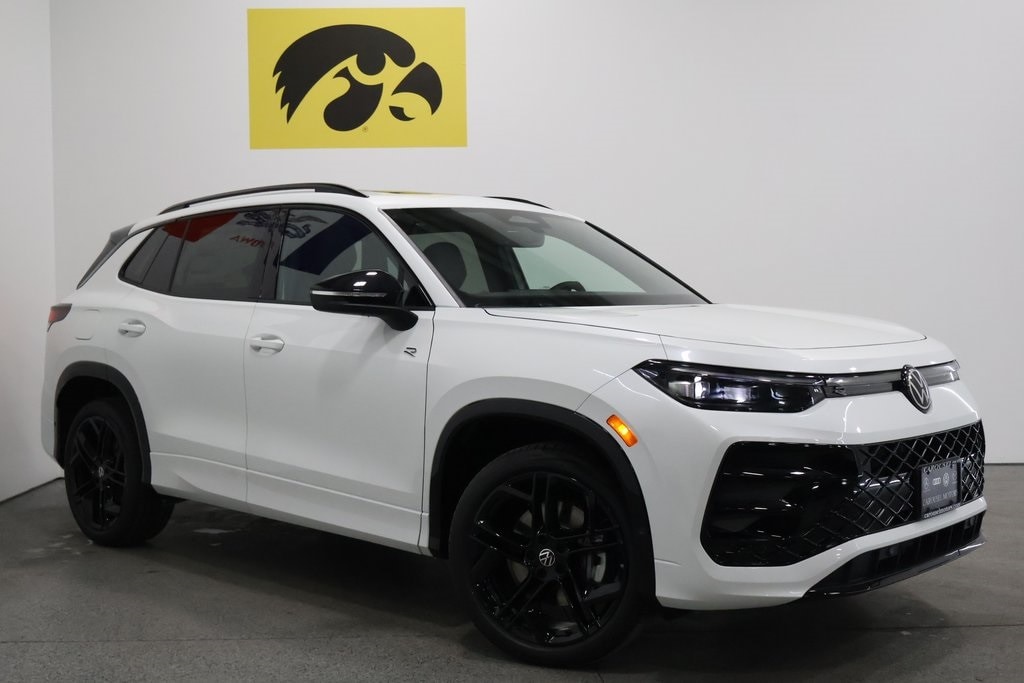 2026 Volkswagen Tiguan SE R-LINE BLACK - Photo 2