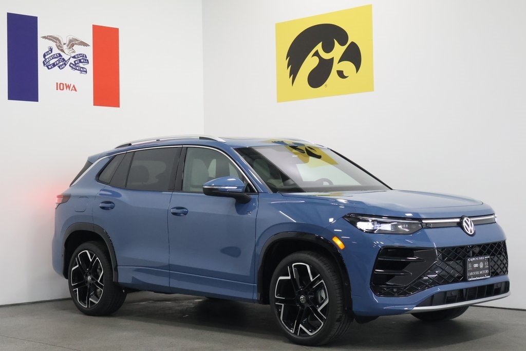 2026 Volkswagen Tiguan SEL R-LINE TURBO's photo