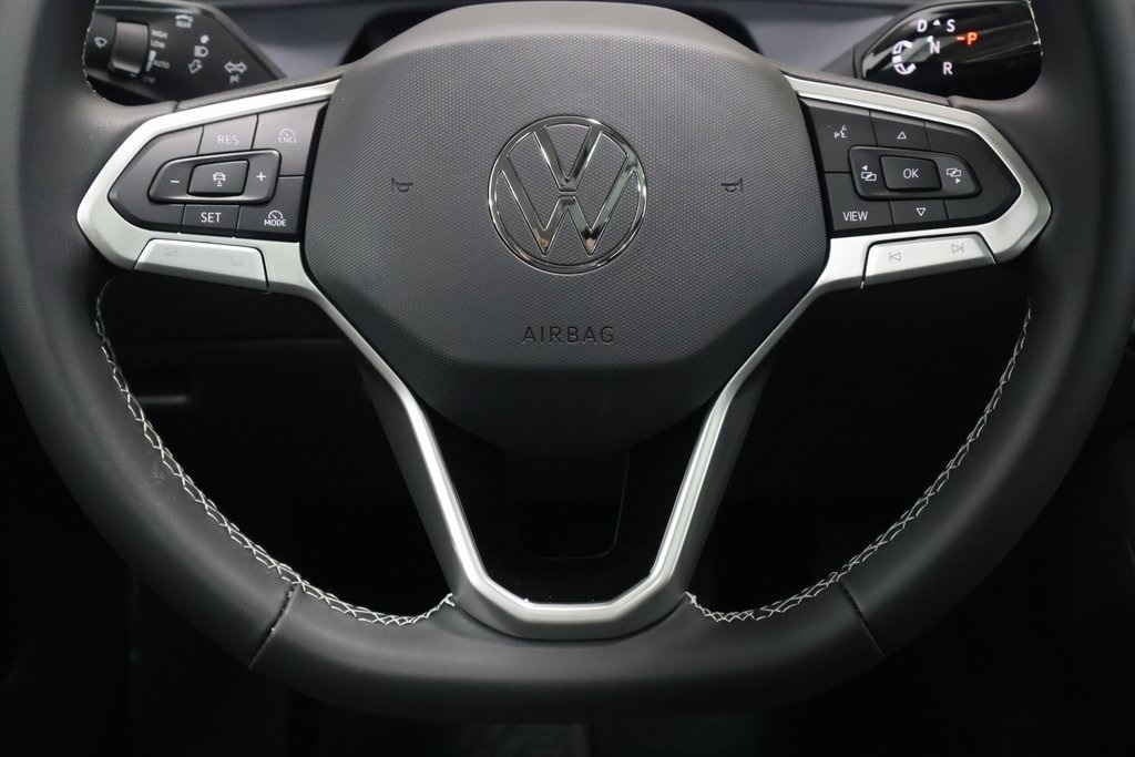2026 Volkswagen Tiguan SE - Photo 17