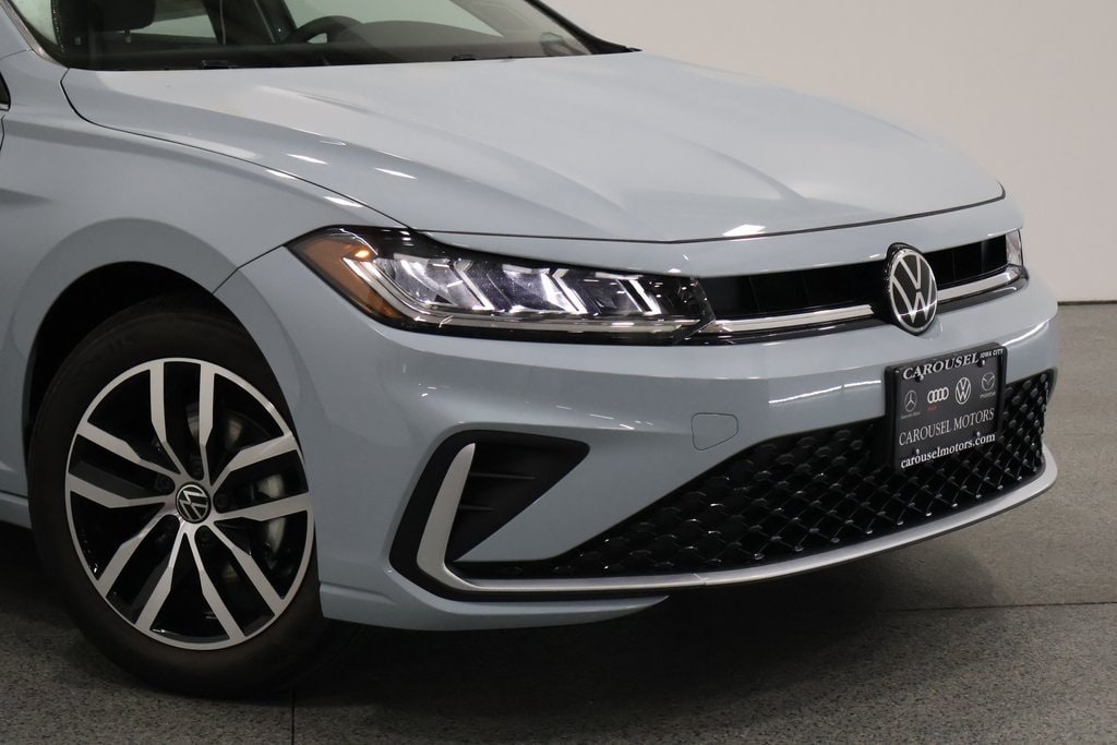 New 2025 Volkswagen Jetta 1.5T SE Sedan