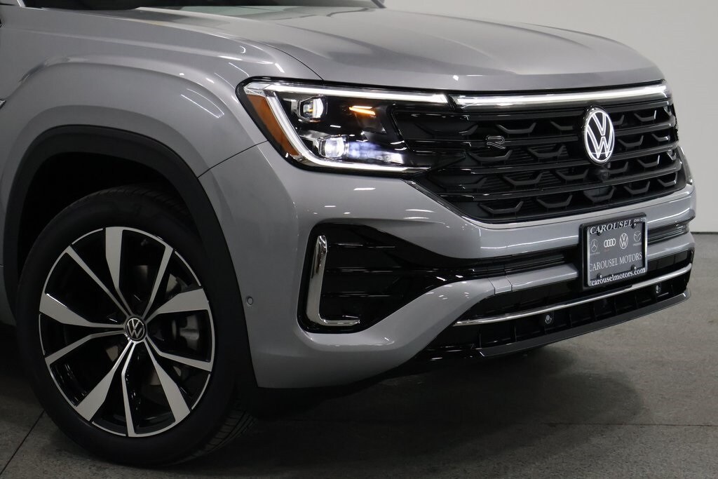 2025 Volkswagen Atlas SEL Premium R-Line photo 3