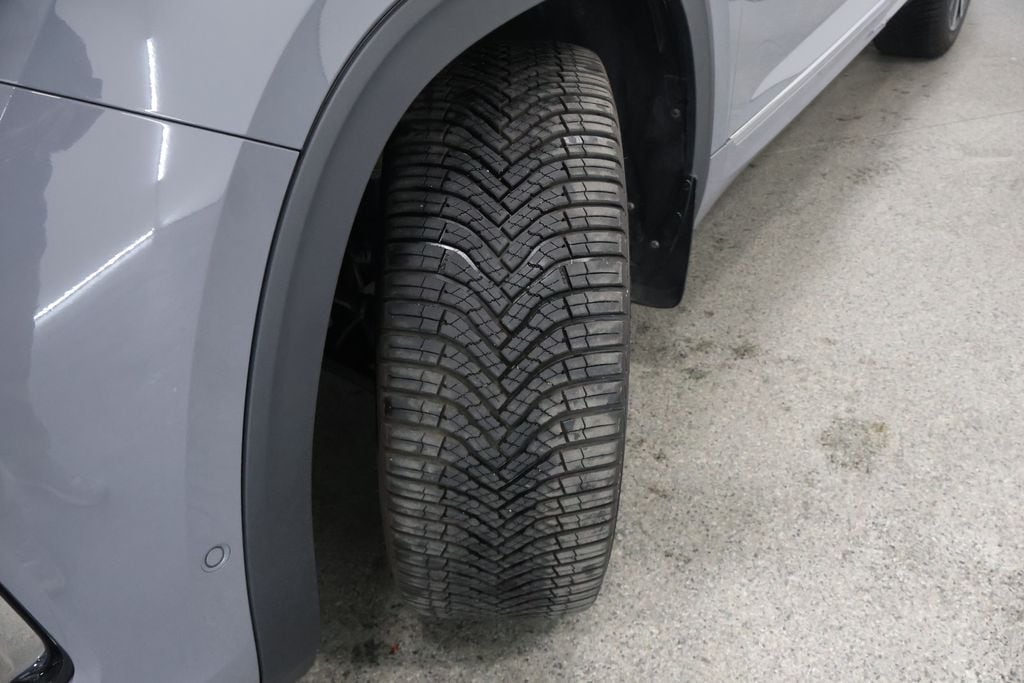 Used 2025 Volkswagen Atlas 2.0T SEL Premium R-Line SUV