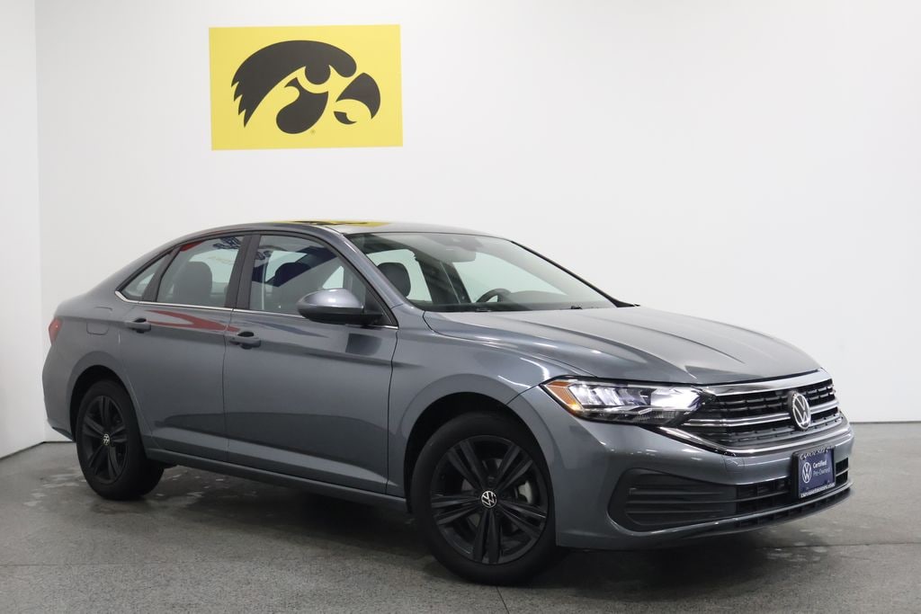 Used 2024 Volkswagen Jetta 1.5T SE Sedan