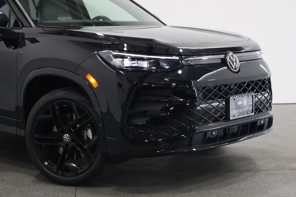 New 2026 Volkswagen Tiguan 2.0T SE R-Line Black SUV