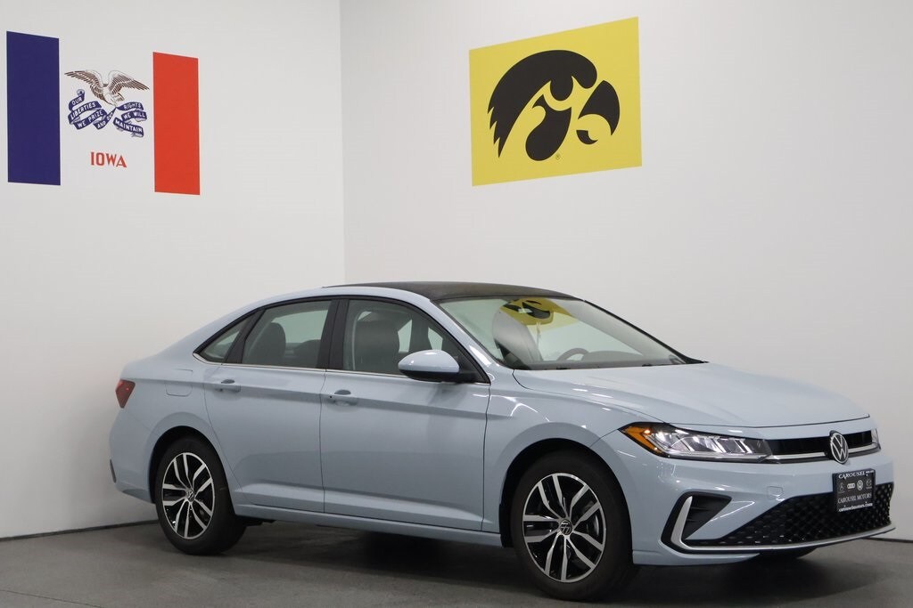 New 2025 Volkswagen Jetta 1.5T SE Sedan