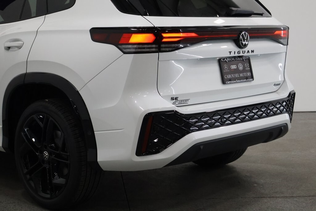 2026 Volkswagen Tiguan SE R-LINE BLACK - Photo 10