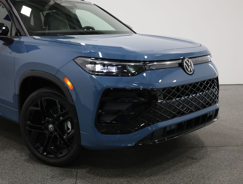 New 2026 Volkswagen Tiguan 2.0T SE R-Line Black SUV