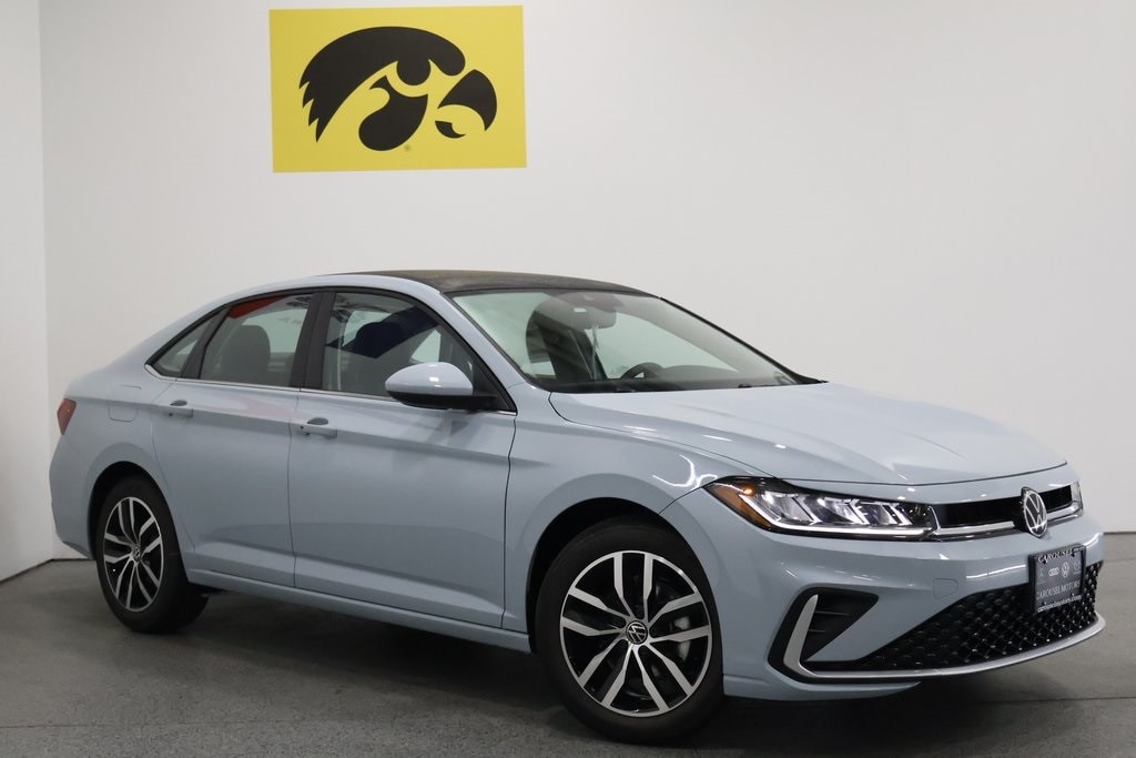 New 2025 Volkswagen Jetta 1.5T SE Sedan