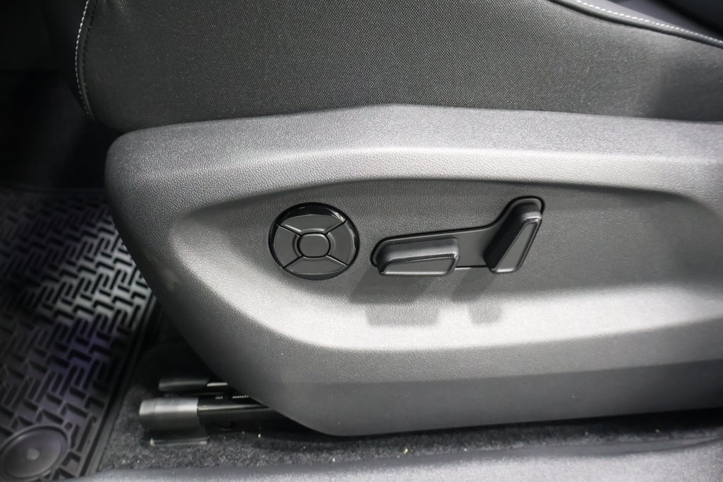 2026 Volkswagen Tiguan SE - Photo 14