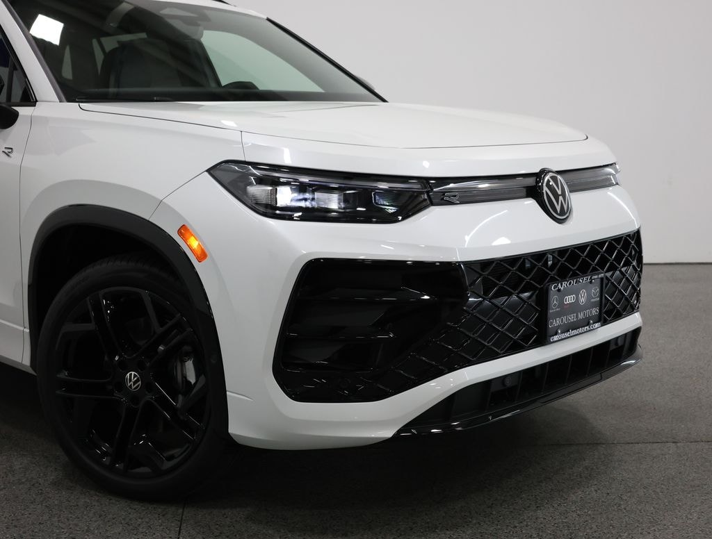 New 2026 Volkswagen Tiguan 2.0T SE R-Line Black SUV