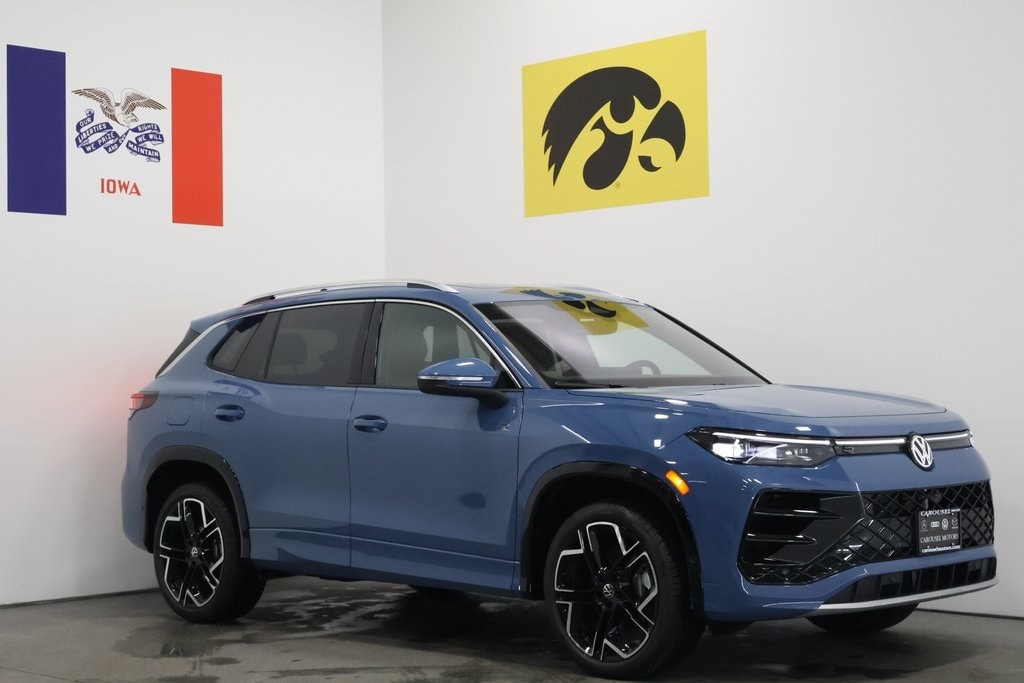 2026 Volkswagen Tiguan SEL R-LINE TURBO's photo