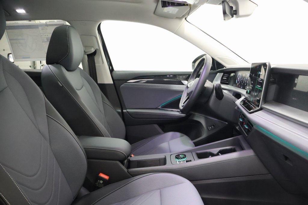 2026 Volkswagen Tiguan SE - Photo 21