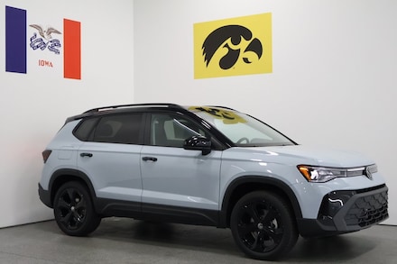 2025 Volkswagen Taos 1.5T SE Black SUV