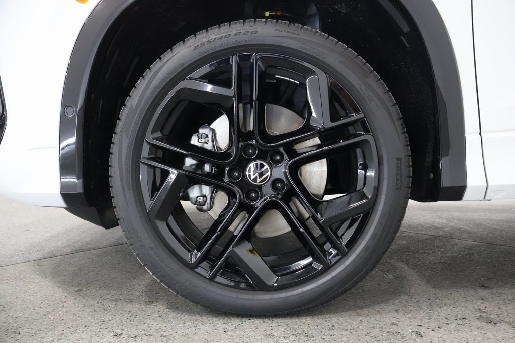 2026 Volkswagen Tiguan SE R-LINE BLACK - Photo 5