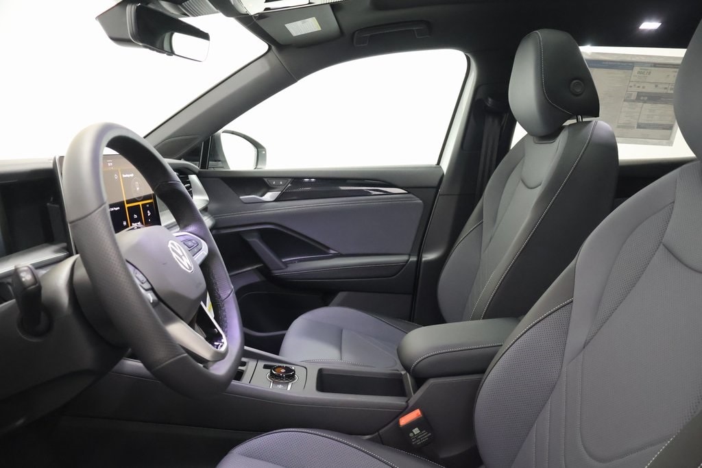 2026 Volkswagen Tiguan SE R-LINE BLACK - Photo 13