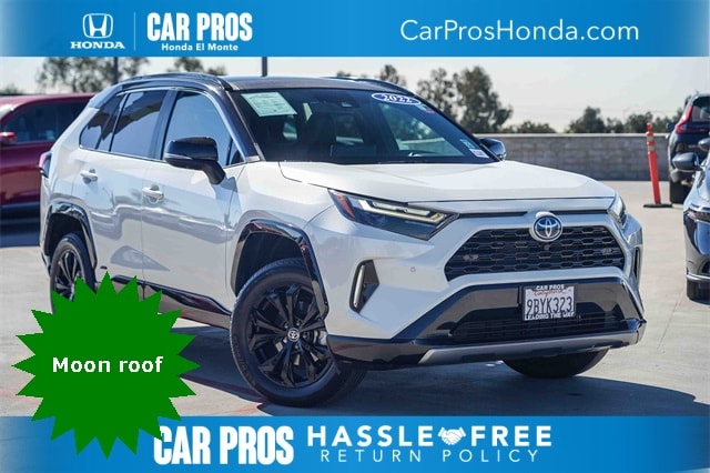 2022 Toyota RAV4 XSE's photo