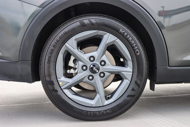 2025 Kia K4 LXS - Photo 10
