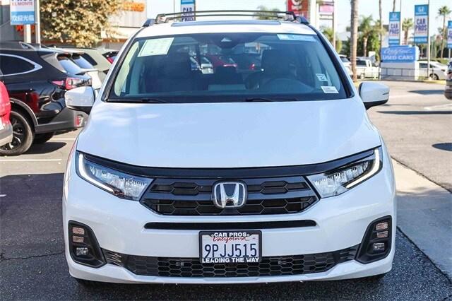 2025 Honda Odyssey Touring photo 3