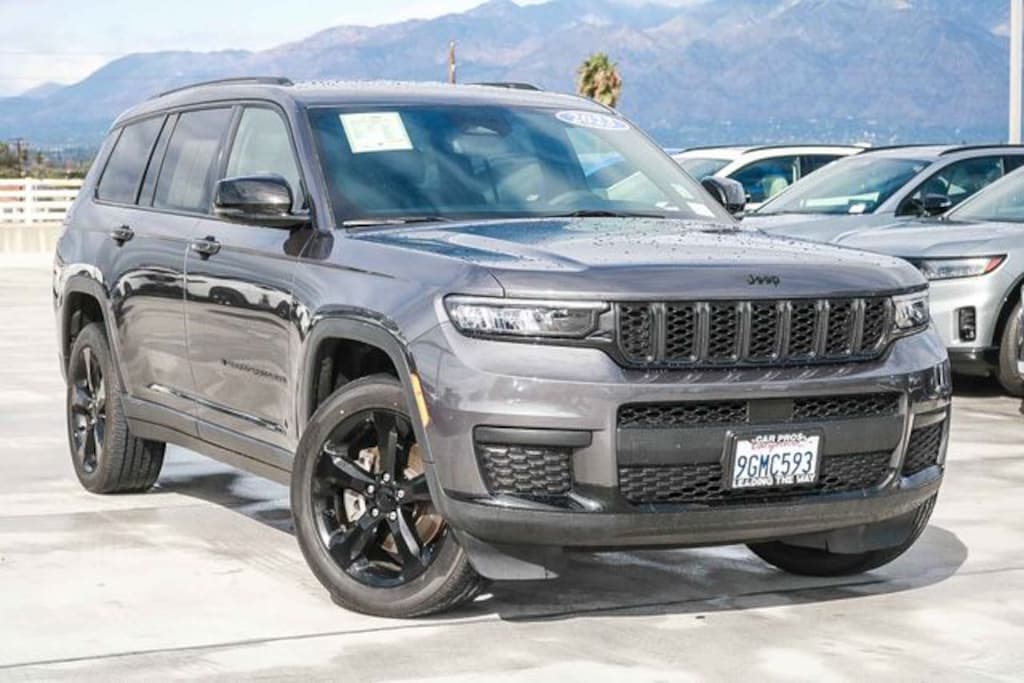 Used 2023 Jeep Grand Cherokee L L Laredo SUV