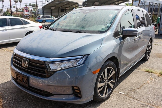 2024 Honda Odyssey Touring photo 3
