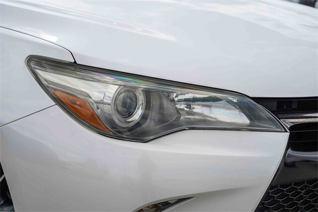 2015 Toyota Camry XSE photo 3