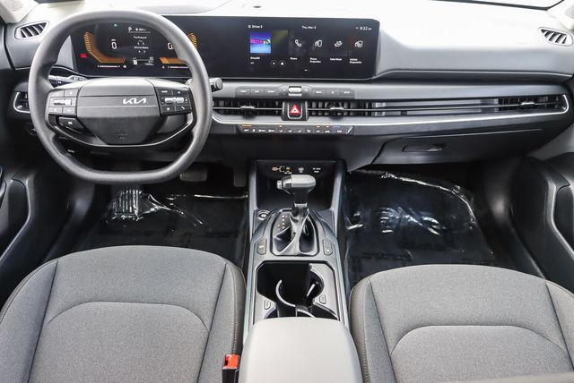 2025 Kia K4 LXS - Photo 14
