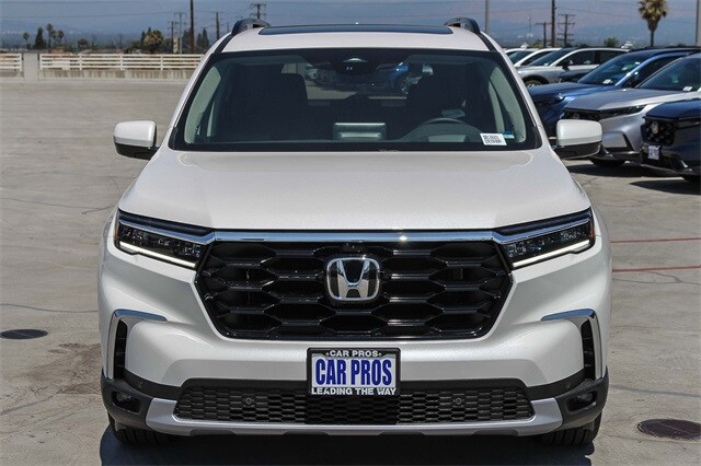 2025 Honda Pilot Elite photo 3