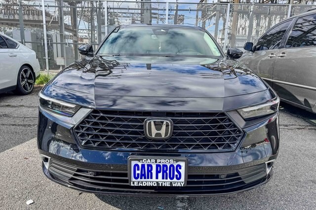 2023 Honda Accord Hybrid Touring photo 2