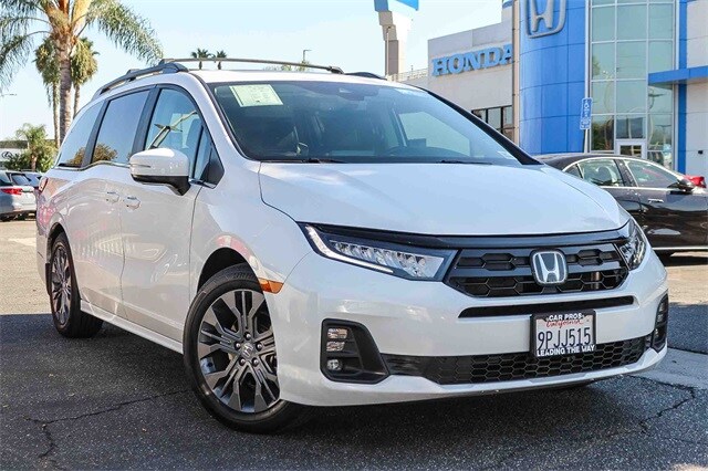 2025 Honda Odyssey Touring photo 2