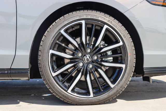 2026 Honda Accord Hybrid Touring - Photo 18