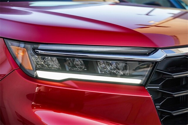 2025 Honda Pilot Touring photo 2