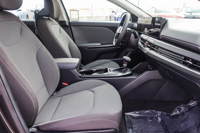 2025 Kia K4 LXS - Photo 18