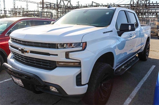 2019 Chevrolet Silverado 1500 RST photo 2