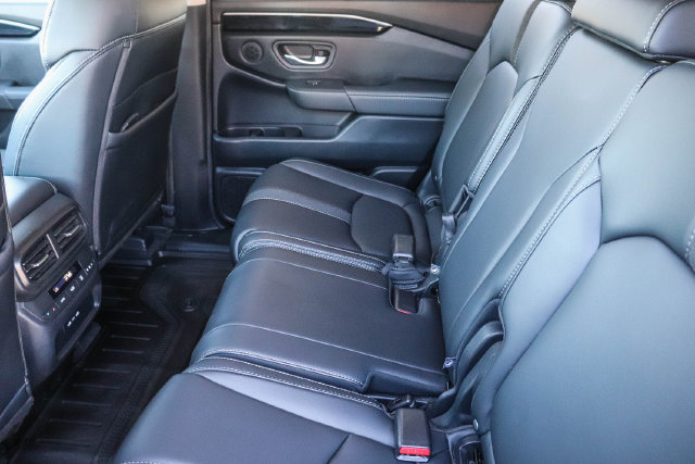 2025 Honda Pilot EX-L - Photo 16