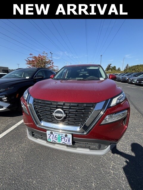 2023 Nissan Rogue SV photo 2