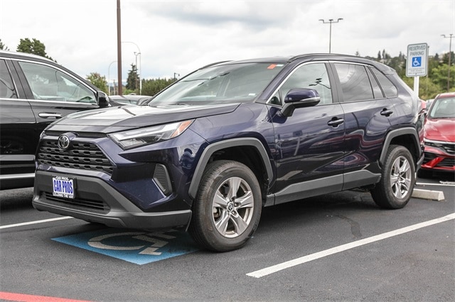 Used 2022 Toyota RAV4 XLE with VIN 2T3P1RFV1NW263572 for sale in Renton, WA