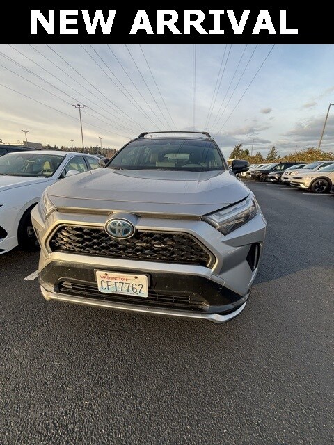 2022 Toyota RAV4 Prime XSE photo 2