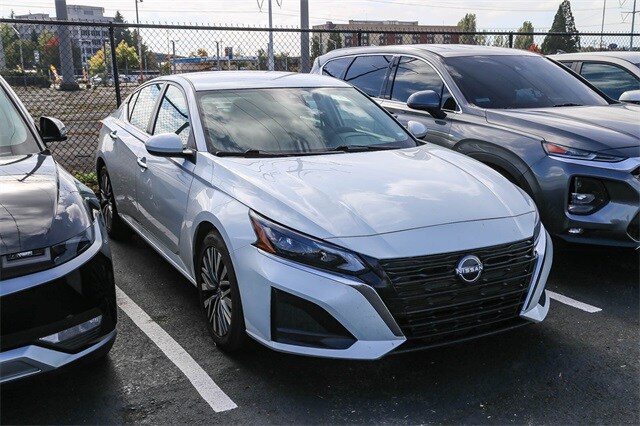2023 Nissan Altima 2.5 SV photo 2